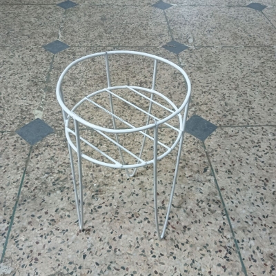 Picture of Metal flower tob stand 3 lage plastic coutting 9*9*17 inches -White