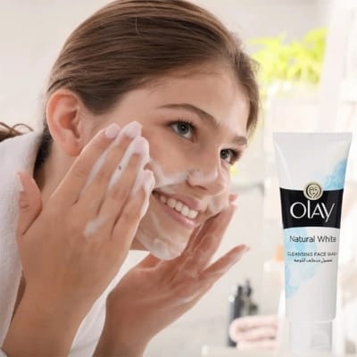 Picture of Olay Natural Aura Cleansing Face Wash - 100Ml