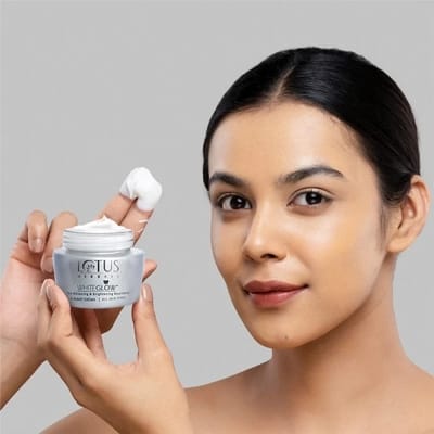 Picture of Lotus Whiteglow Skin Whitening & Brightening Nourishing Night Creme - 60Gm