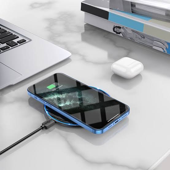 Picture of Hoco CW6 Pro Easy 15W Wireless Fast Charger-Black