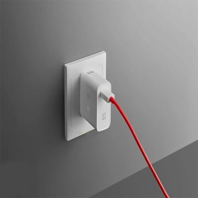 Picture of OnePlus Warp 45W Fast Charger with 6A Type-C Cable - TechLimb