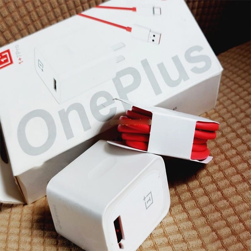 Picture of OnePlus Warp 45W Fast Charger with 6A Type-C Cable - TechLimb