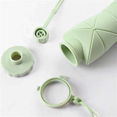 Picture of Food Grade Easy To Carry Camping Water Bottles Silicone Collapsible Water Bottle 600ml Foldable Water Bottle Silicone 