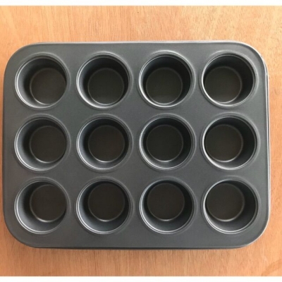 Picture of 12 Round Non Stick Muffin and Large Cupcake Mold - Black
