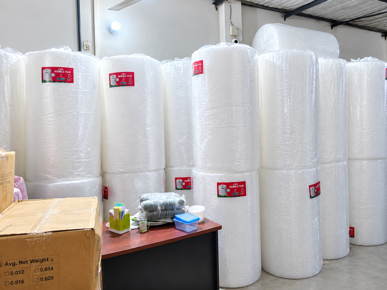 Picture of LIRA Premium Bubble Film 100 Yards – 43 Inch Protective Packaging Bubble Wrap