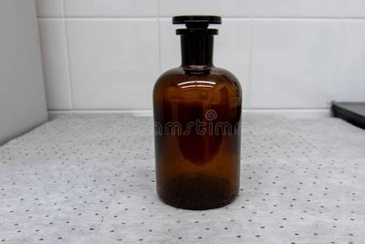 Picture of Glass Reagent Bottle 500ml (amber color) 