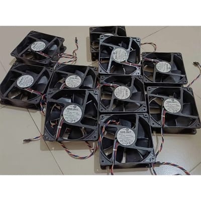 Picture of DC Brushless Hi Speed Cooling Fan NMB MAT 4715KL-04W-B56 12V 1.30A 5’*5’ inch 15000 RPM Air Compatible devices Server 4-wire interface-2 Recondition Black