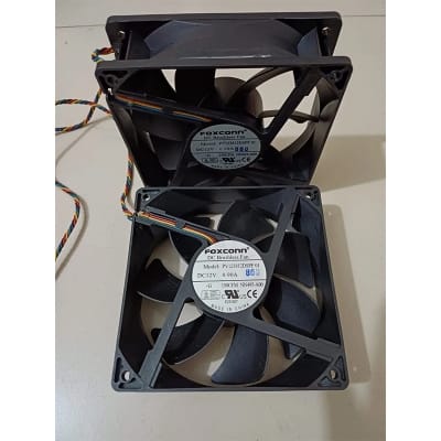 Picture of DC Brushless Hi Speed Cooling Fan FOXCONN PV123812DSPF 01 12V 0.90A 5’*5’ inch 15000 RPM Air Compatible devices Server 4-wire interface-2 