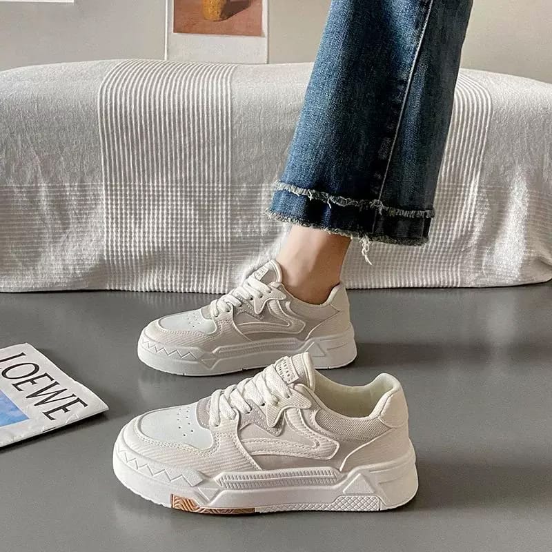 Picture of Girls off White Sneaker Sign