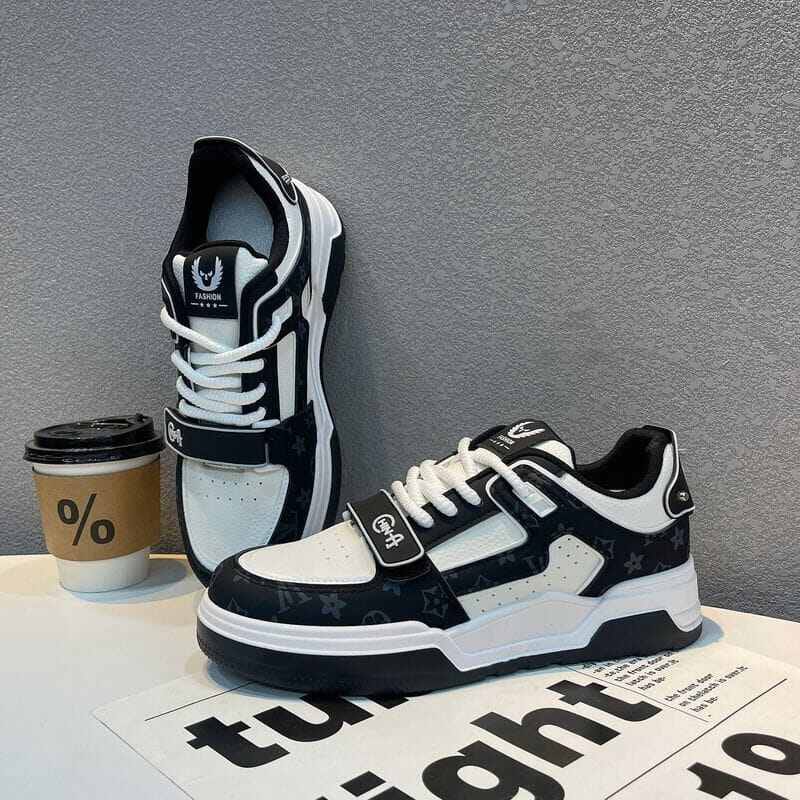 Picture of LV Black Sneaker for Men