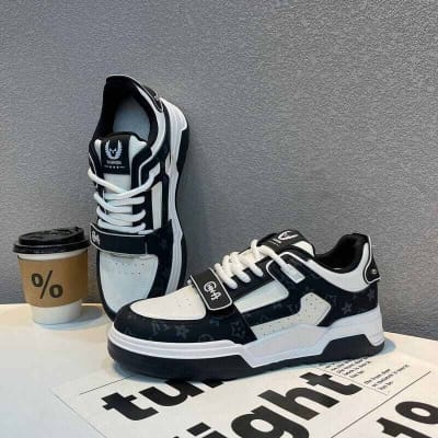 Picture of LV Black Sneaker for Men