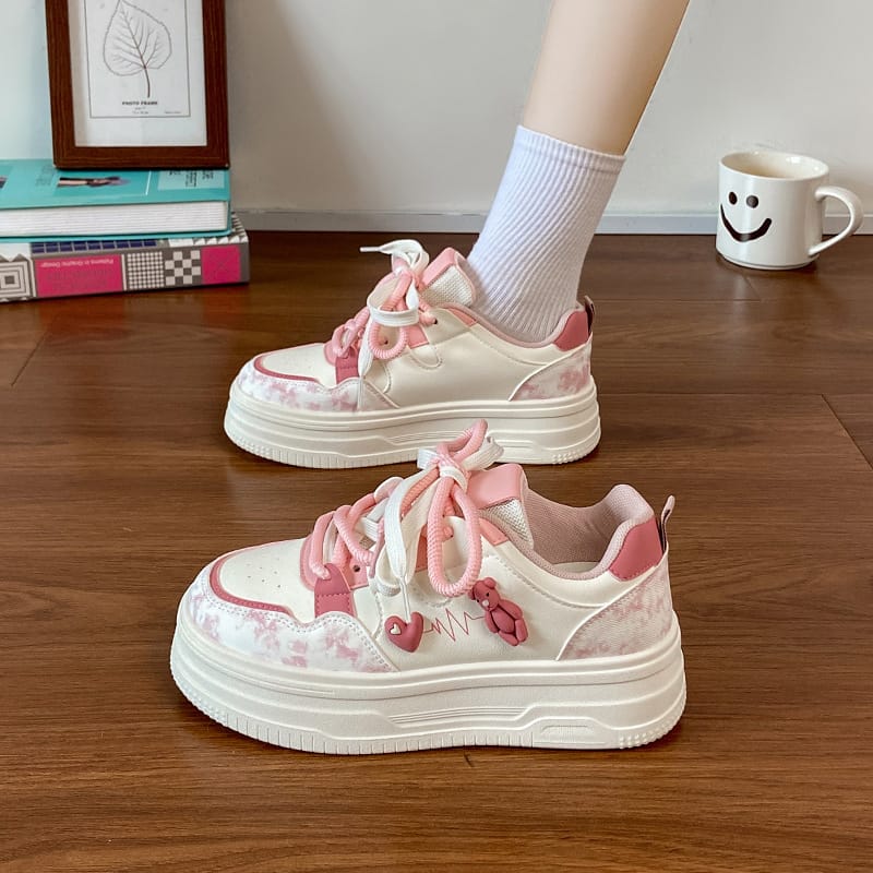 Picture of Girls Pretty Sneakers - Pink sign