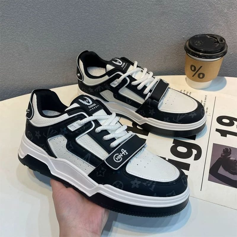 Picture of China Exclusive Men Sneaker - Black