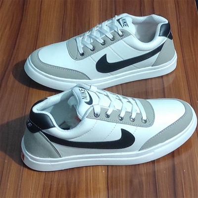 Picture of Versatile -Hot Collection Stylish and Fashionable Winter and Summer Exclusive Sneakers Converse Shoes for Men- Avant-garde-White