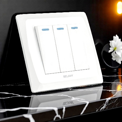 Picture of Belamy White 3 Gang 1 Way | BE-131-SW-White