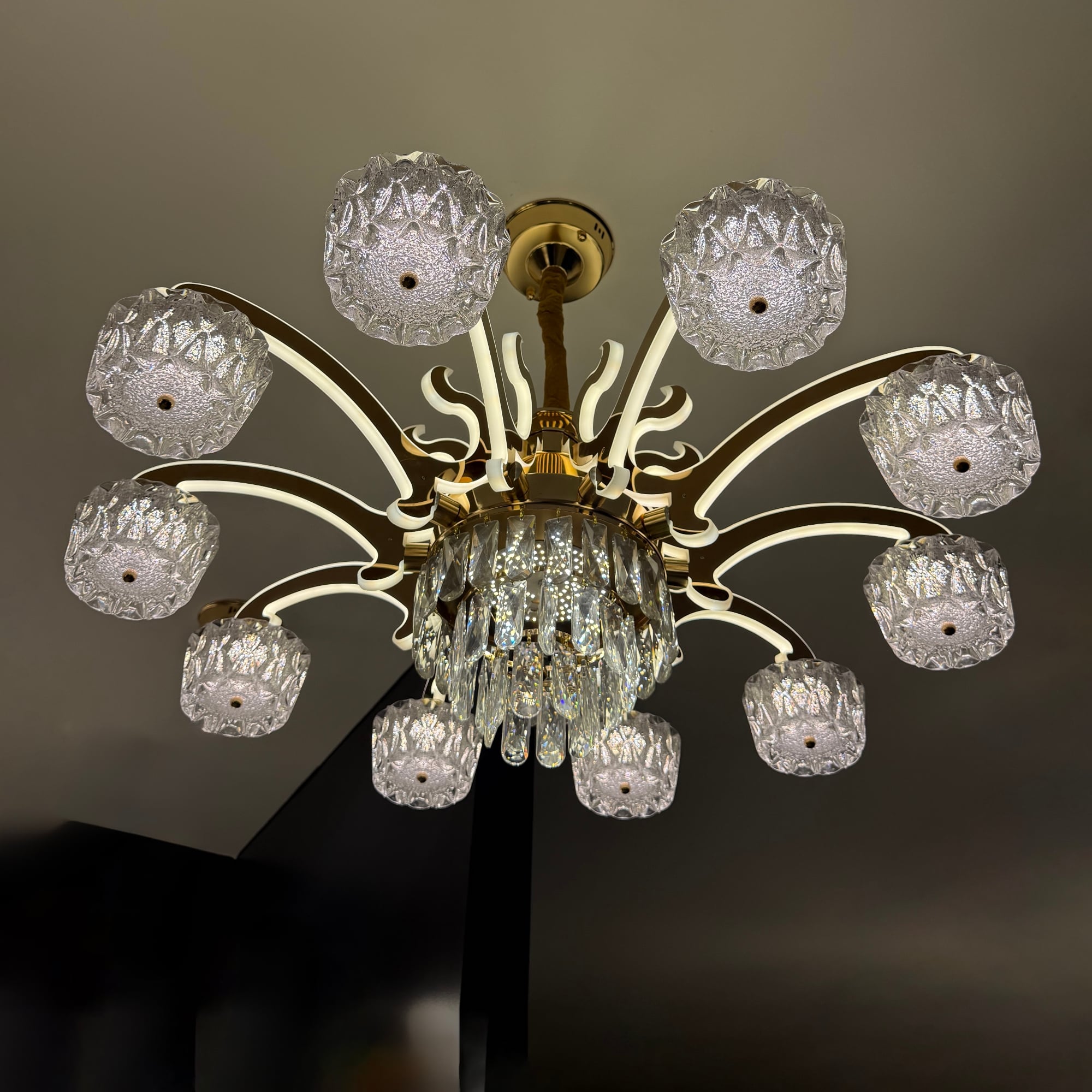 Picture of Qulik LED Crystal Chandelier Light (QL-LD208-10)-Gold