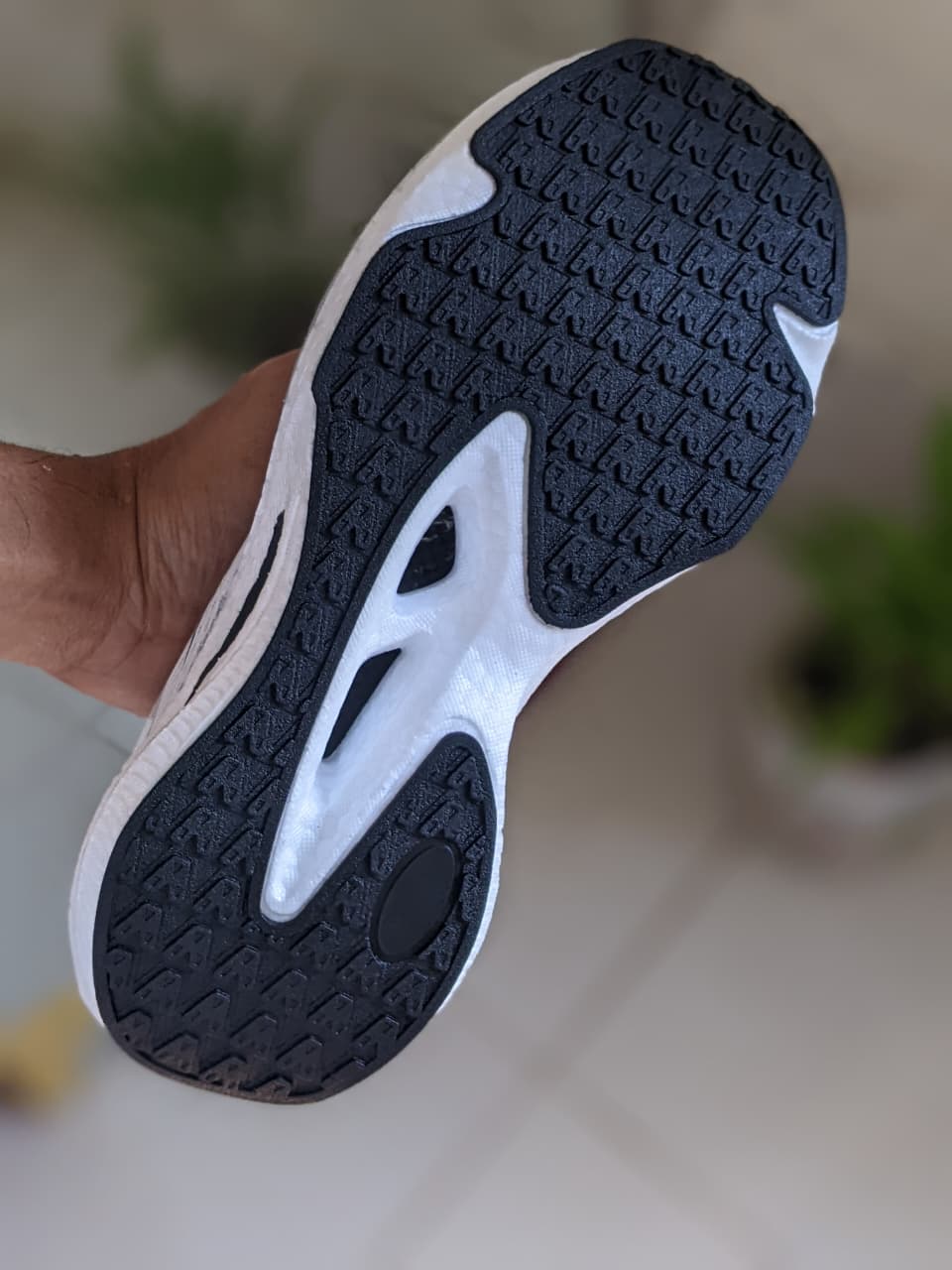 Picture of New Running Shoes with Carbon Plate, Ultra-Light and Resilient, Couple's Shoes, Youth Running Shoes,  Sports Shoes - silver