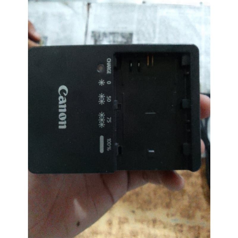 Picture of Battery Charger  LP-E6 N Canon with Free Power Cable For 7D/60D/70D/80D 