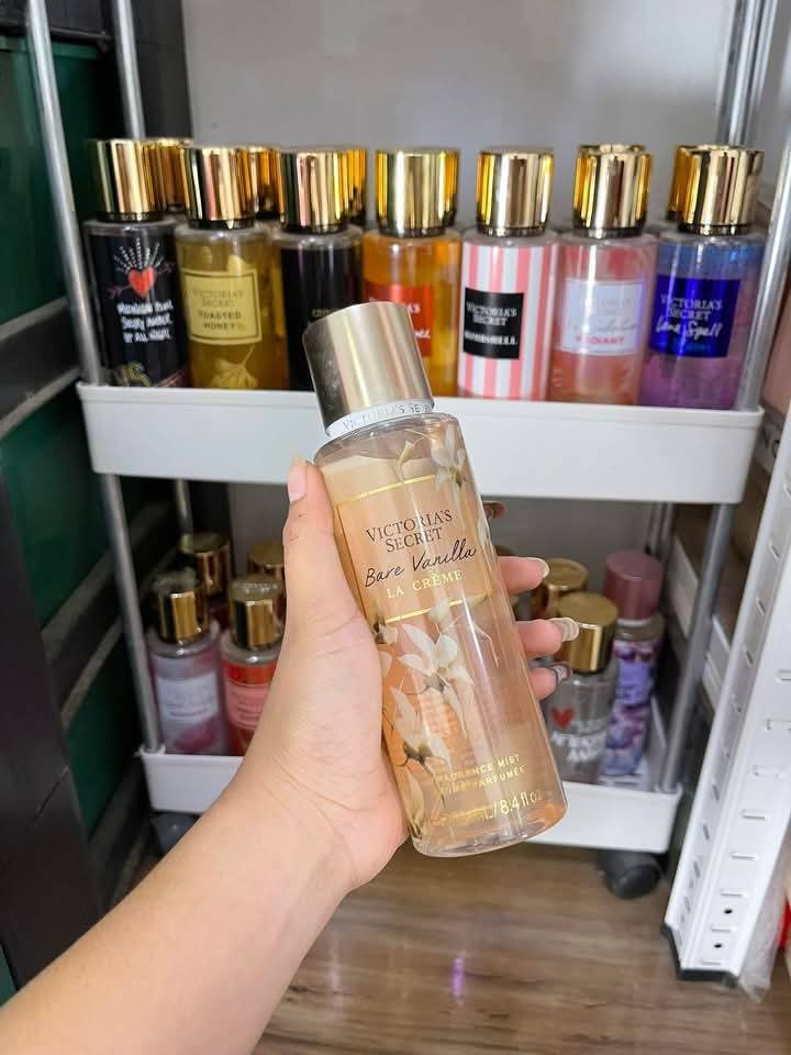 Picture of Victoria's Secret Bare Vanilla La Creme Fragrance Mist - 250ml